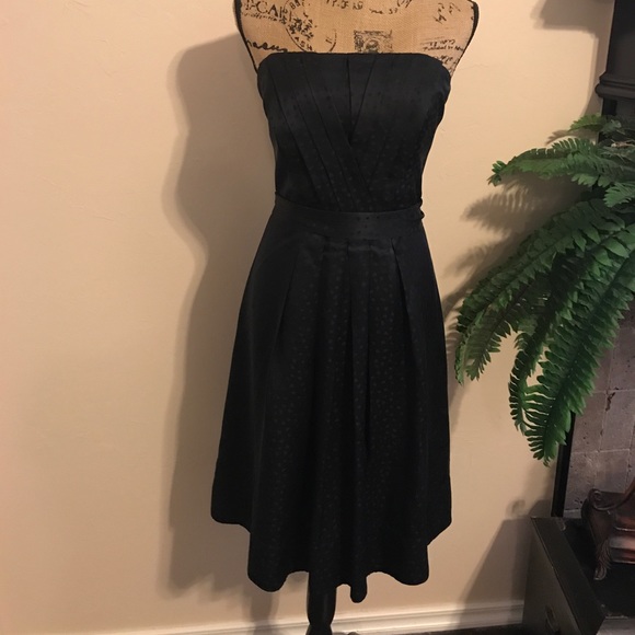 White House Black Market Dresses & Skirts - 💥MOVING SALE💥 WHBM Strapless Silk Dress