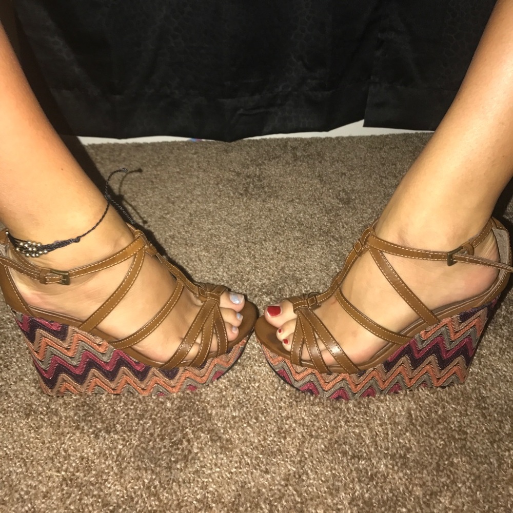 Multi-colored wedges