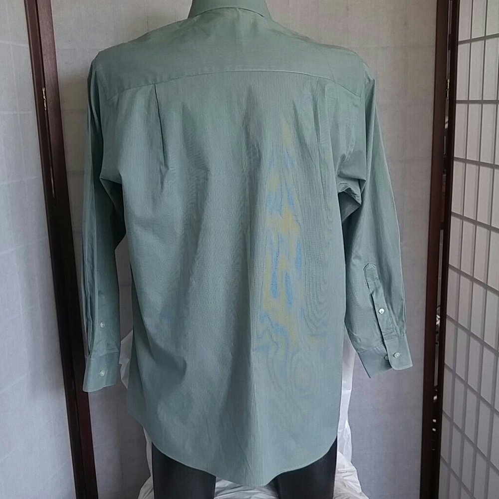 Shirt - Picture 3 of 4
