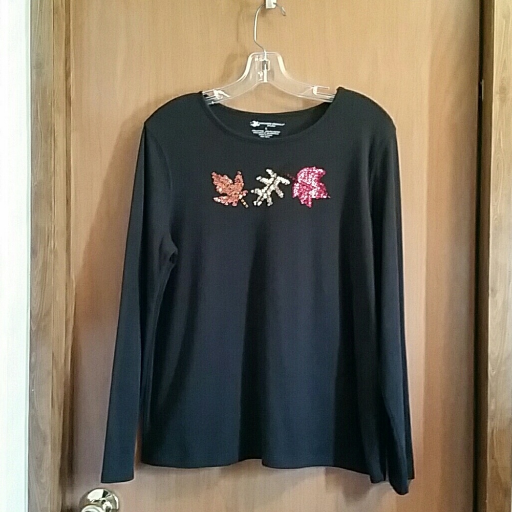 🛑SOLD🛑.      Sequin Beaded Black Fall Leaves Pattern Top