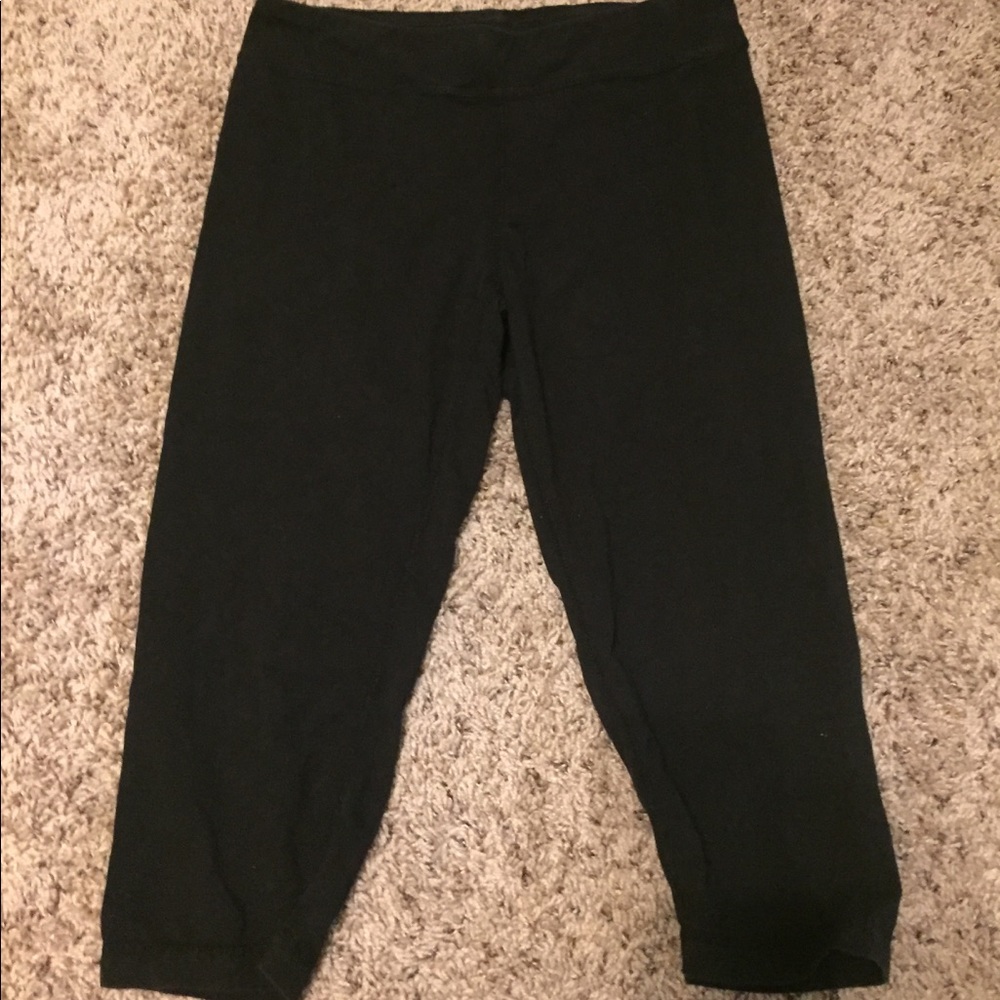 Cute black capris