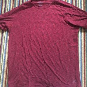 Maroon American eagle active T