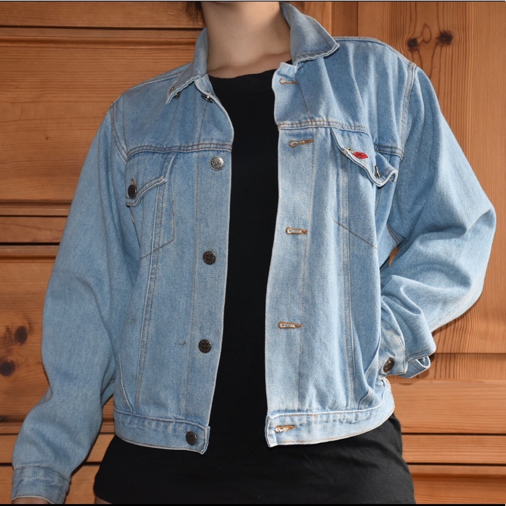 Sold on Depop - Light Wash Jean Jacket
