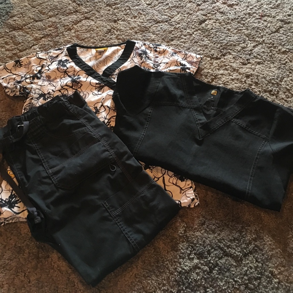 scrub set +1 extra top