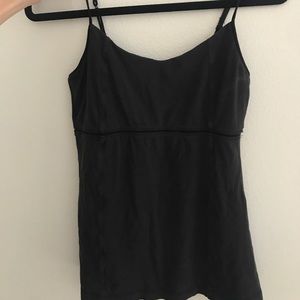 Lululemon tank size 6