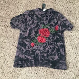 Fashion nova 🌹 tshirt! Tags still on...medium!