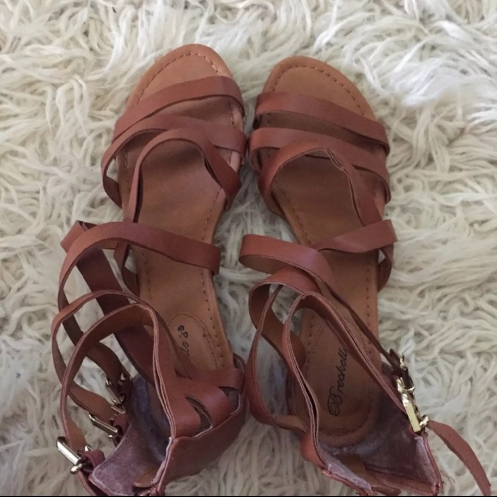 👡 Brown Strappy Sandals 👡