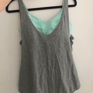 EUC lululemon tank size 4