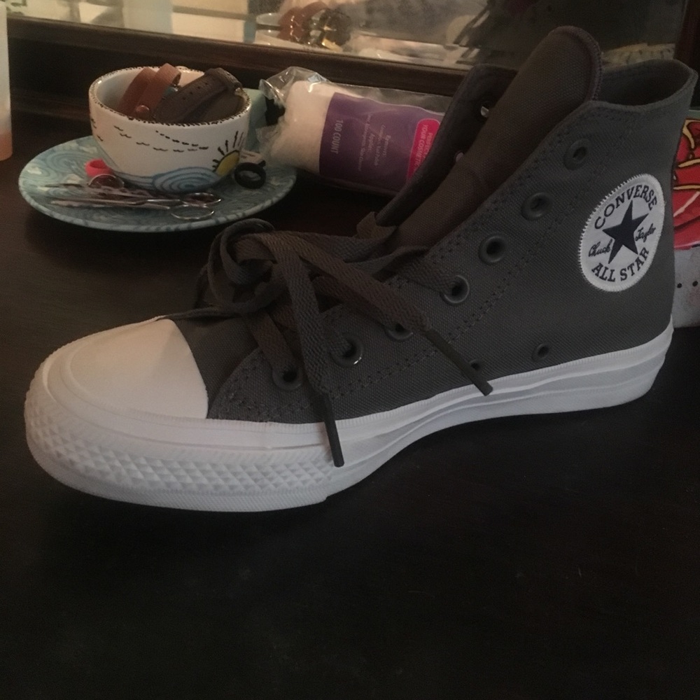 Gray high top converse
