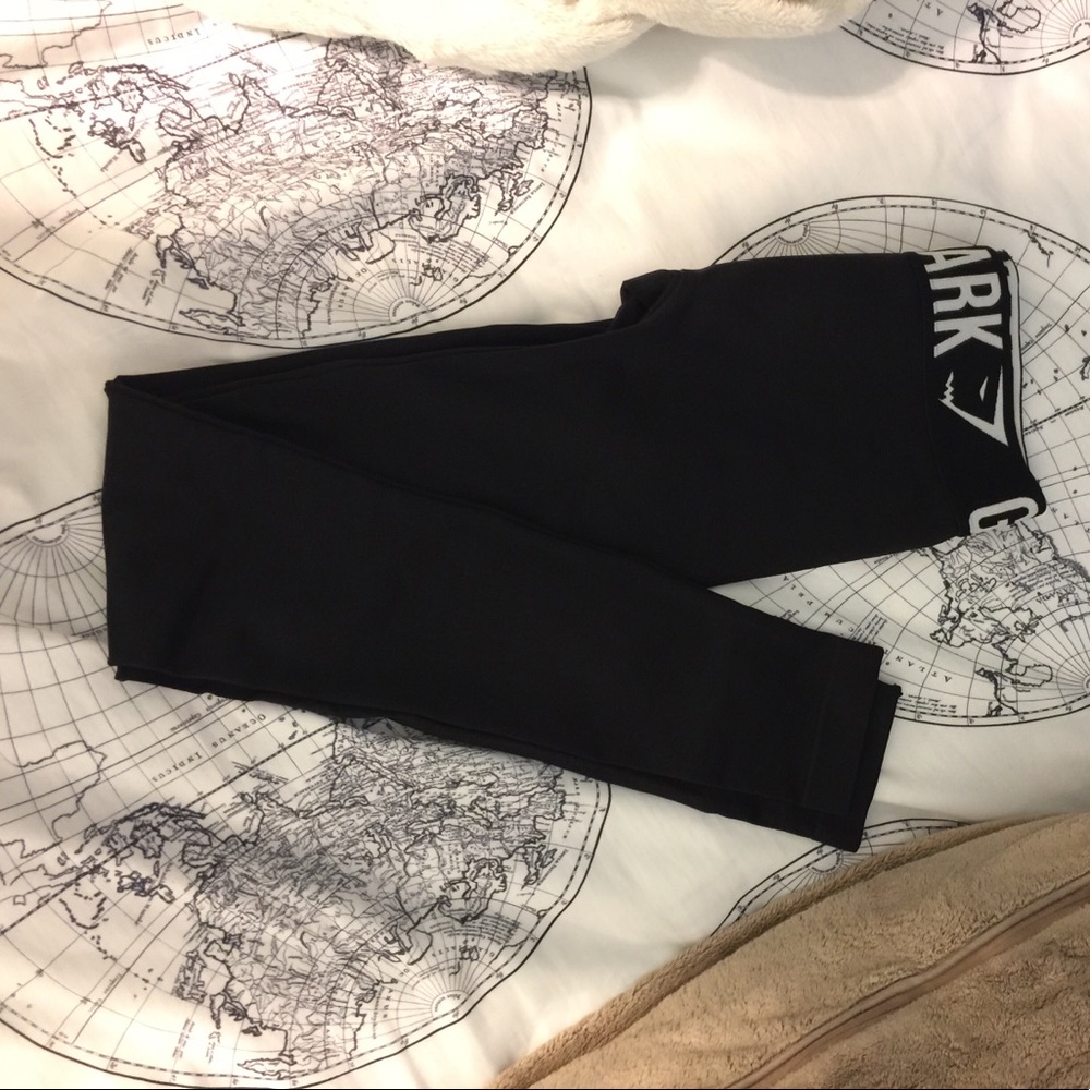 BRAND NEW gym shark leggings