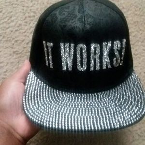 It Works Bling Cap