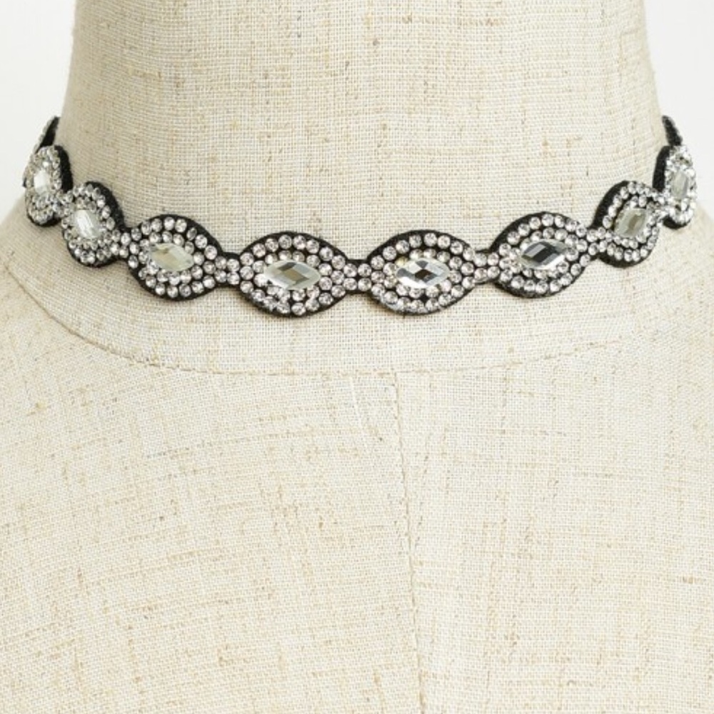 FAUX CRYSTAL OVAL STONE CHOKER