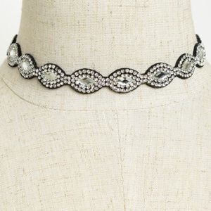 FAUX CRYSTAL OVAL STONE CHOKER