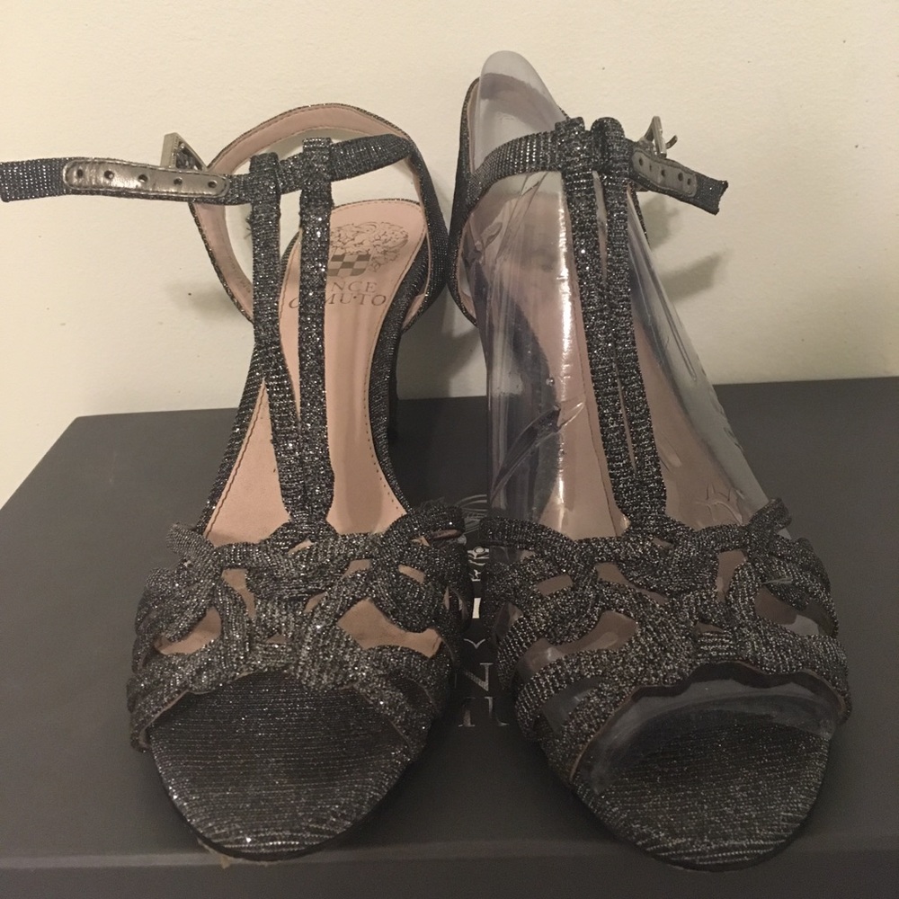 Vince Camuto Vo-Molli Heel WITH BOX!!