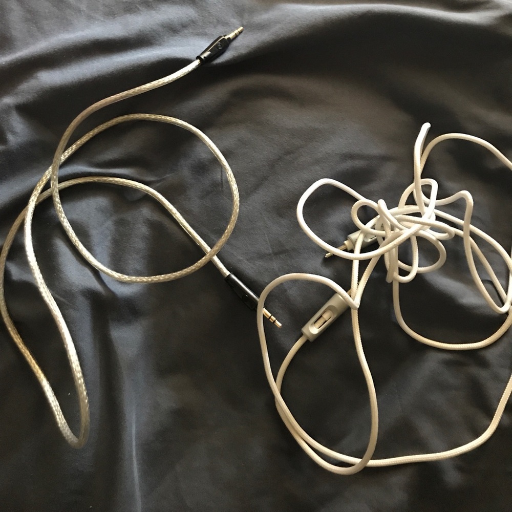 2 aux cords
