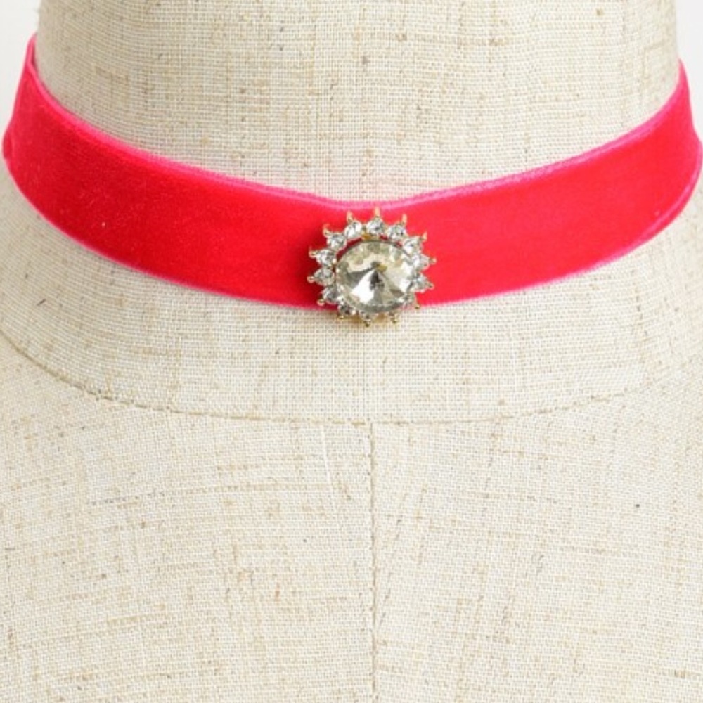 FAUX DIAMOND PENDANT CHOKER
