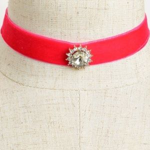 FAUX DIAMOND PENDANT CHOKER