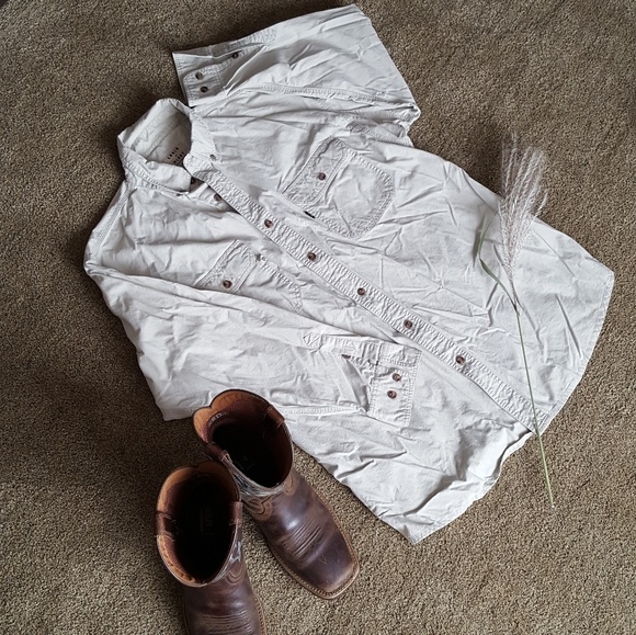 《Key's Lakin McKey 》Khaki Button Down long sleeve - Picture 2 of 6