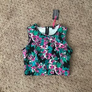 Floral crop top...tags still on!! Small