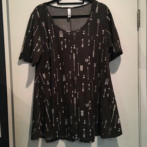 Unicorn!!! Arrow print perfect tee - LuLaRoe