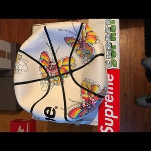 Supreme basket ball
