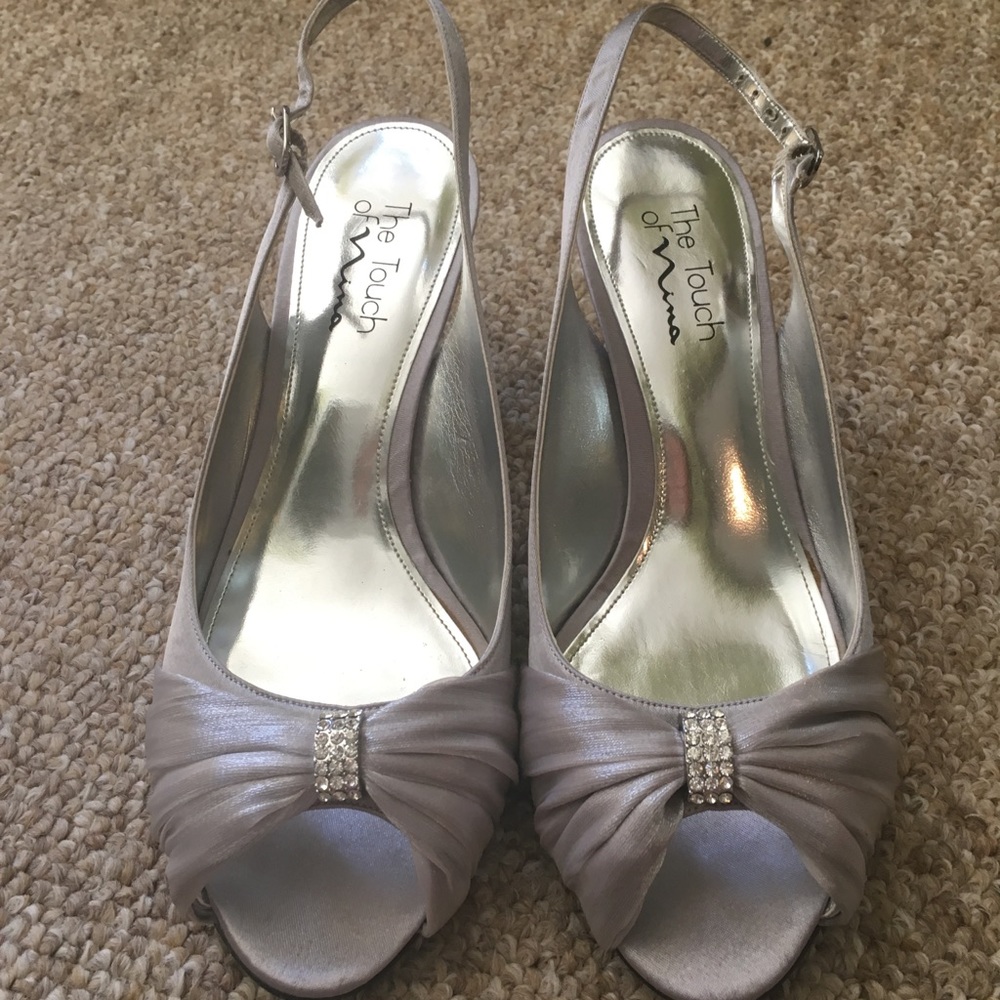 *SOLD* Like New Silver Diamond Heels Size 10