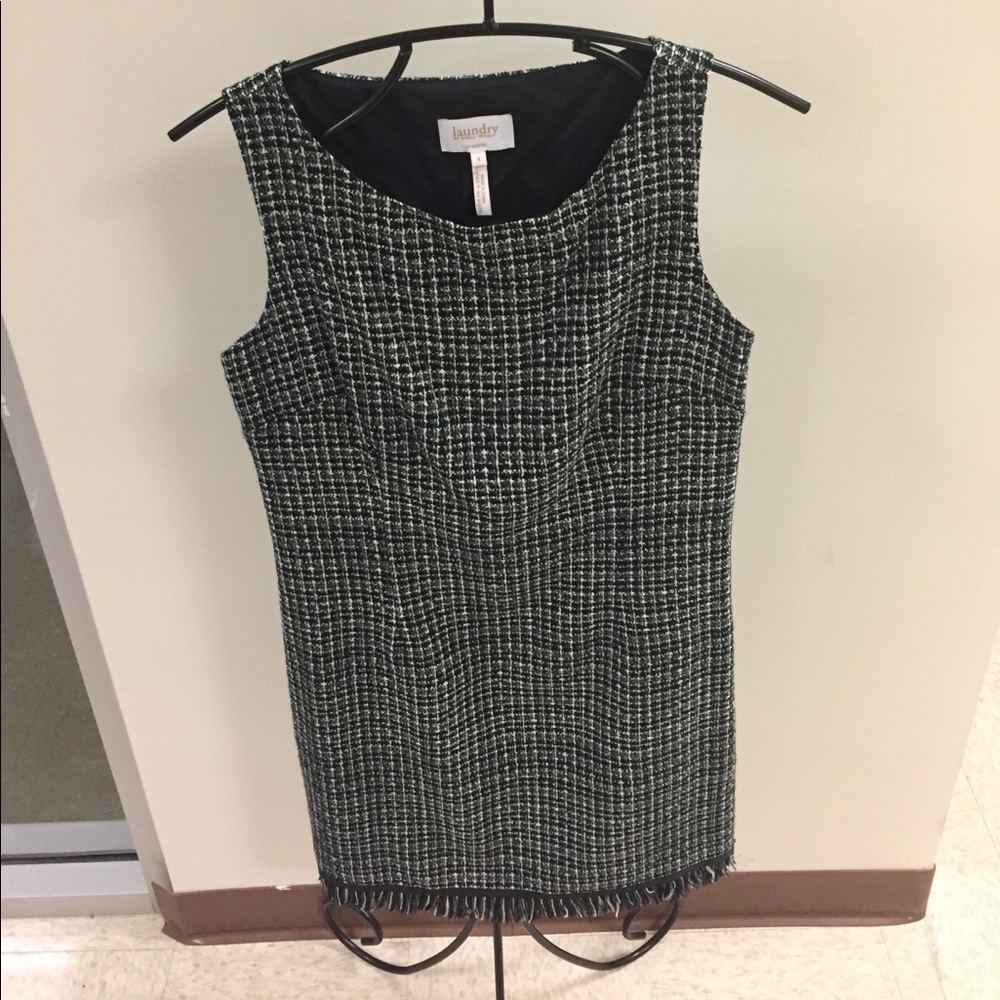 LAUNDRY Black and Gray Tweed Shift Dress. Size 4.