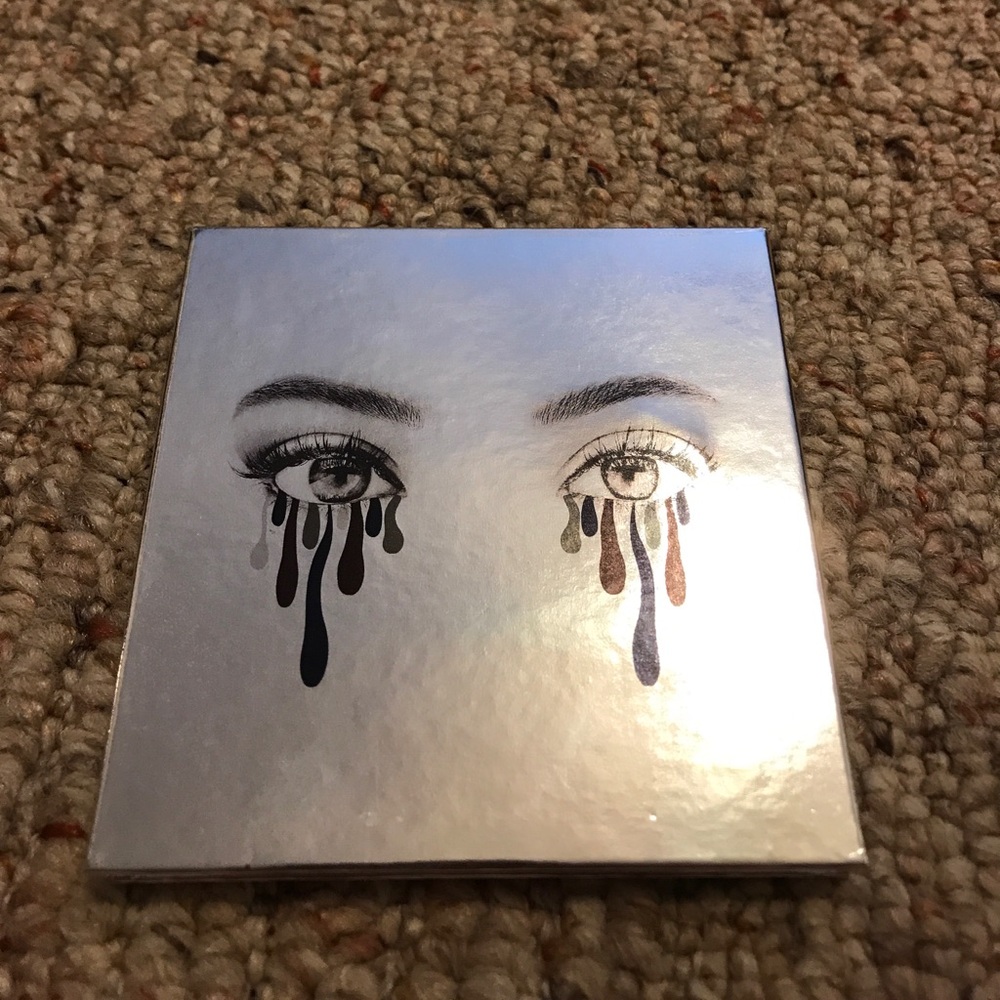 Kylie Cosmetics Holiday Eyeshadow Palette