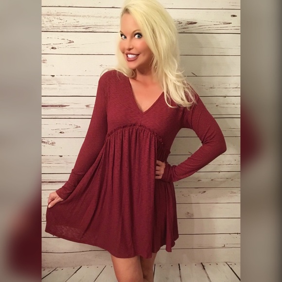 LAST 1!Gorgeous Burgundy fully lined  ribbed dress - Picture 2 of 3