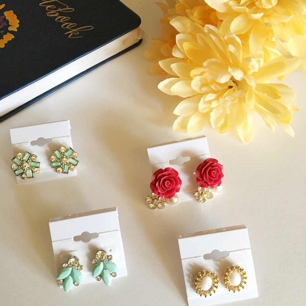 💕🌸 BRAND NEW Beautiful jewel earrings 🌸💕