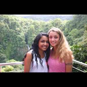 Meet your Posher, Maya