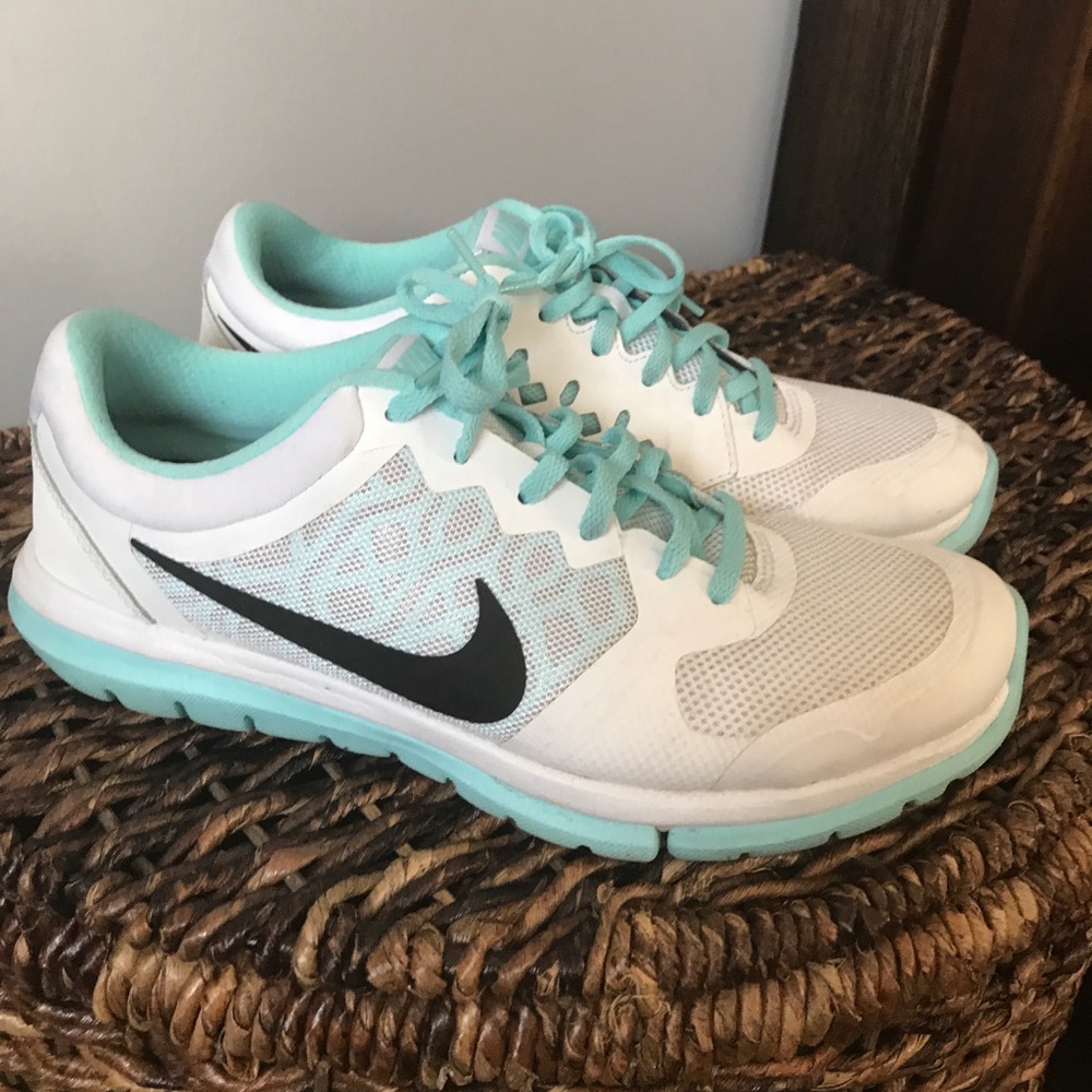 Nike gym shoes