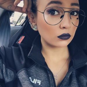 Meet your Posher, Toriee