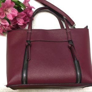 Small Burgundy tote 💕