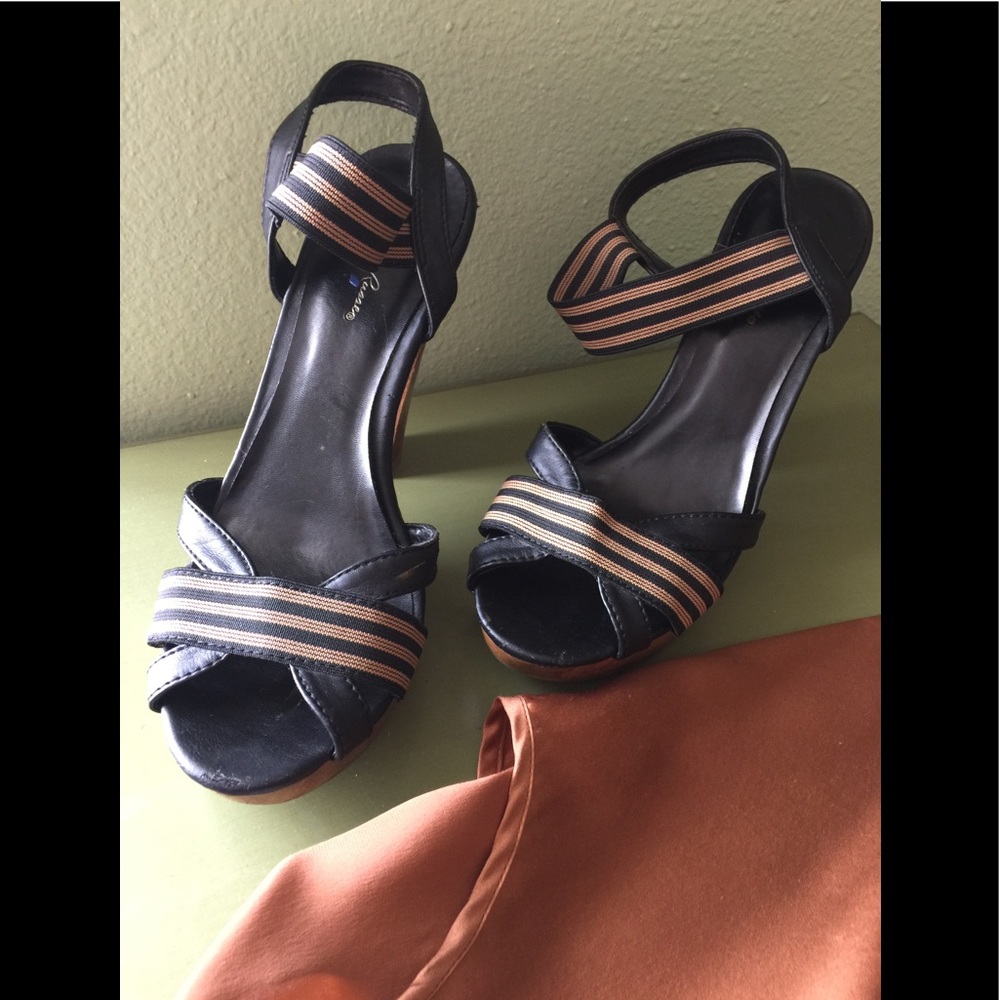 CHARLOTTE RUSSE |wood base heel
