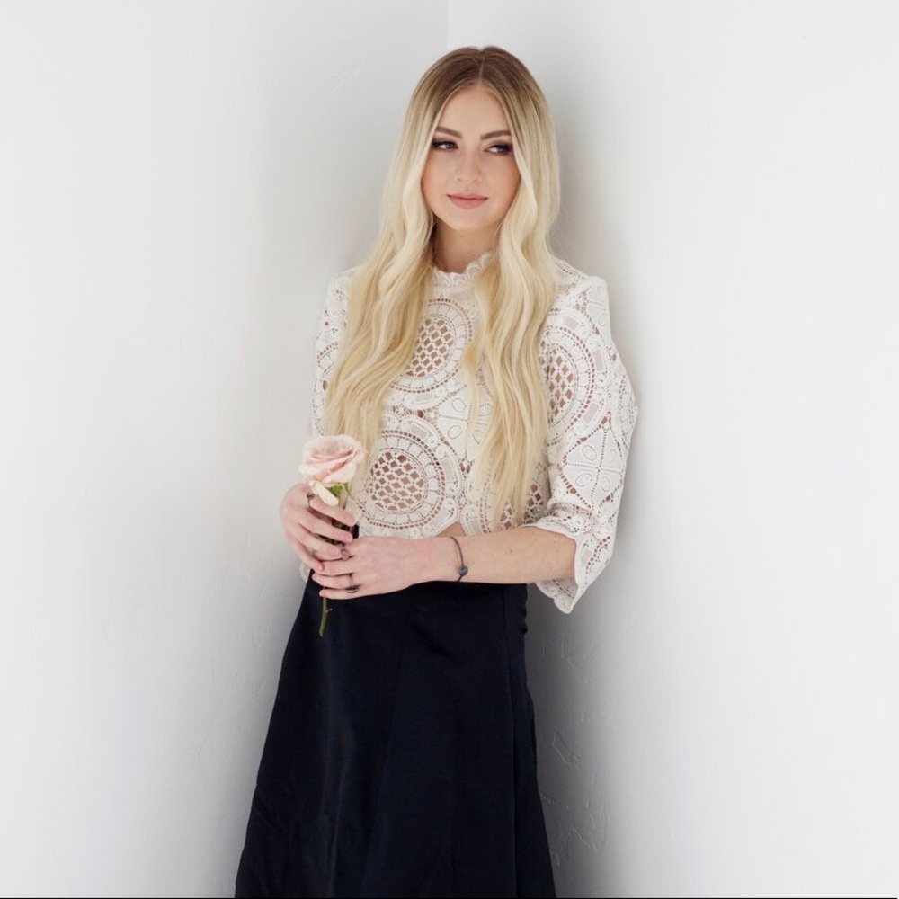 Forever 21 white crop lace top. Size L