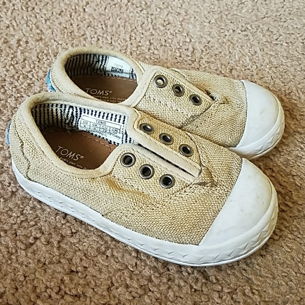 Toms