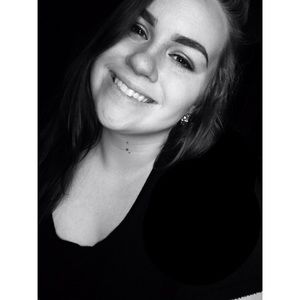 Meet your Posher, Briana