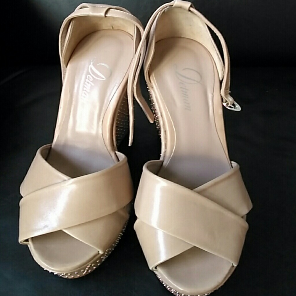 Delman 'Studded wedge sandal'