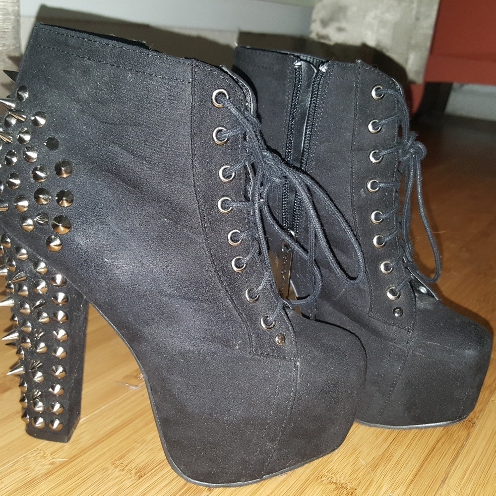 5.5 spiked booties