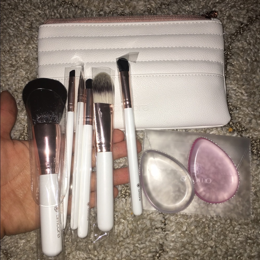 Combo rose gold 6 brushes+travel bag+ 2silisponge