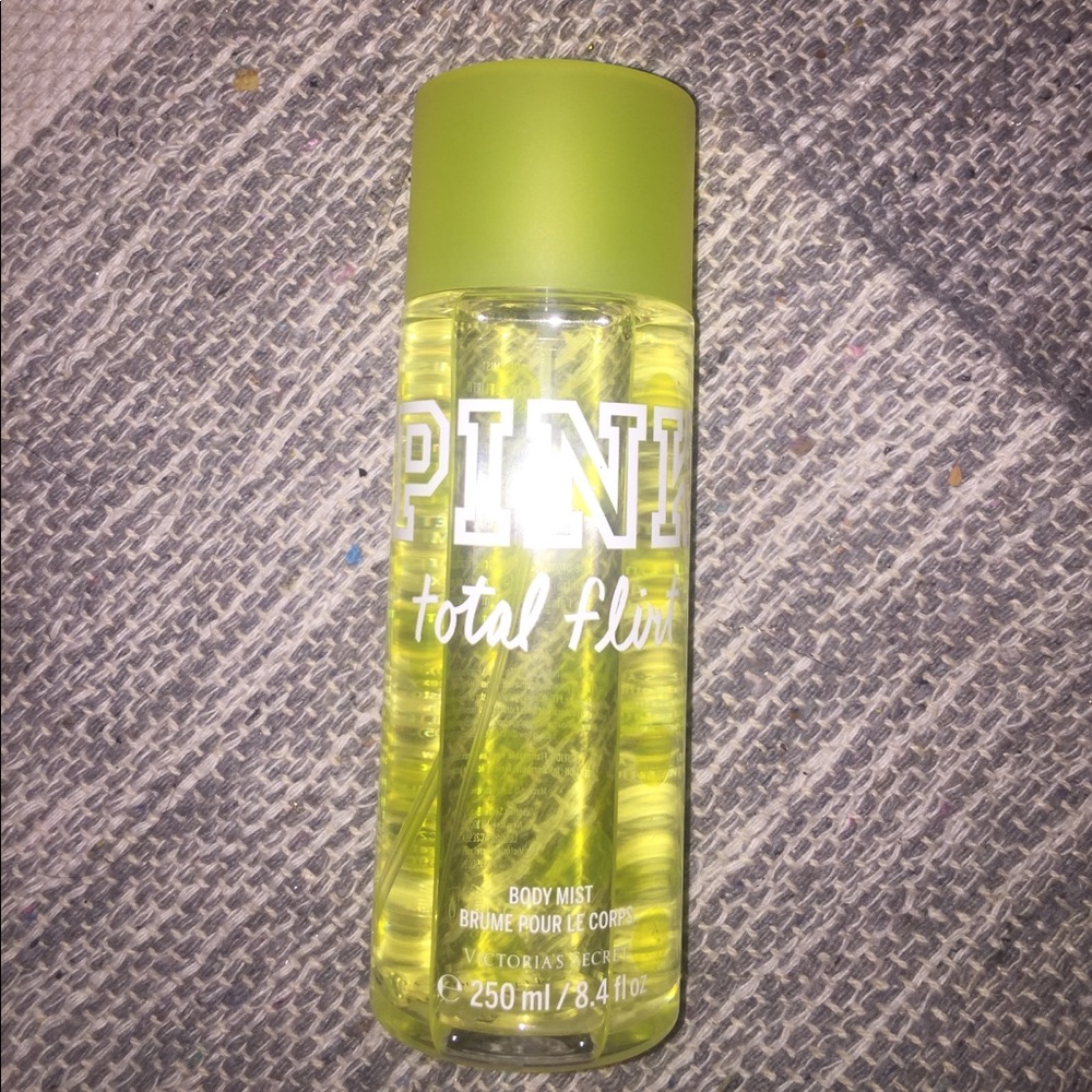 PINK Total Flirt body mist