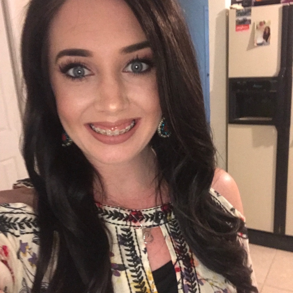 Meet your Posher, Dakota