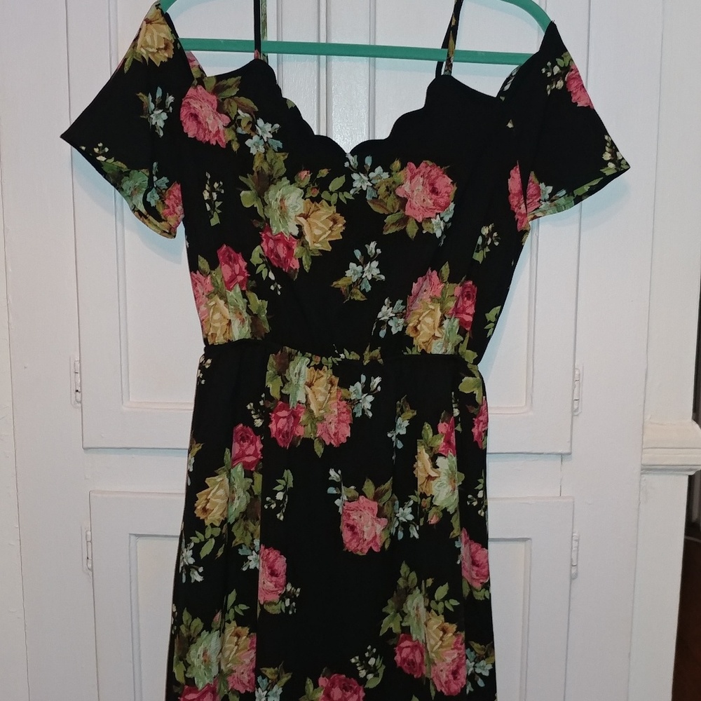 NWOT Monteau LA Floral Off the Shoulder Dress XL