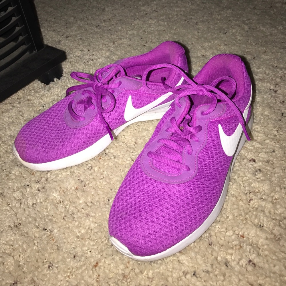 Nike Tanjun Tennis Shoes