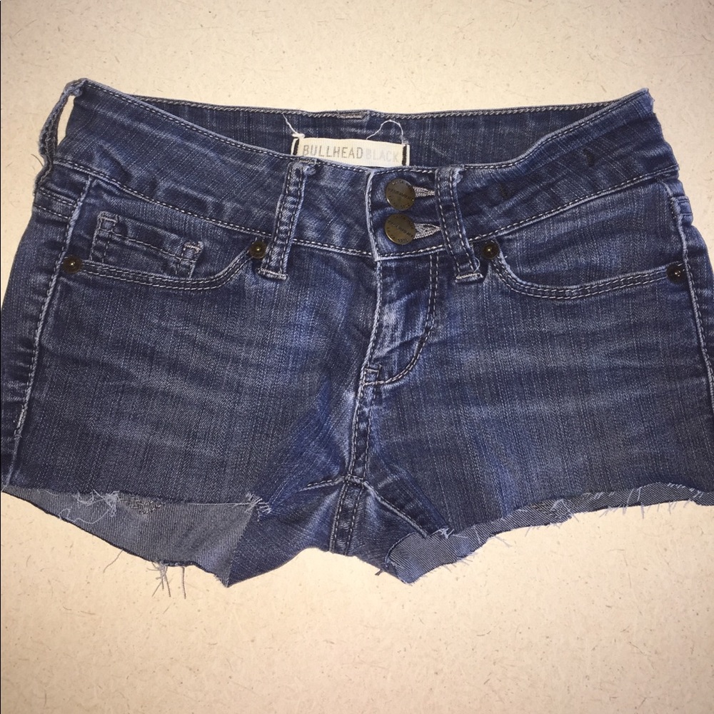 LA.CA Bullhead Black jean shorts!