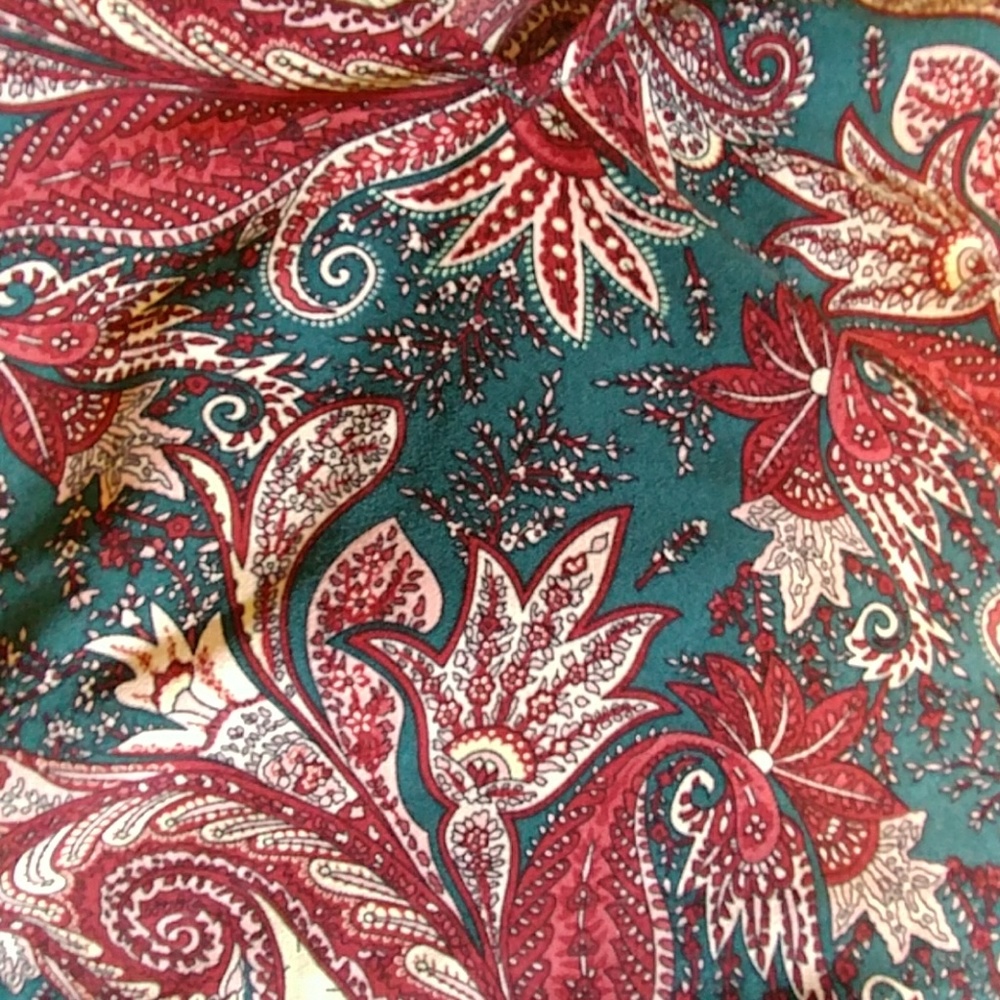 NWOT - Red and Green Bell Sleeve Top - Picture 2 of 3