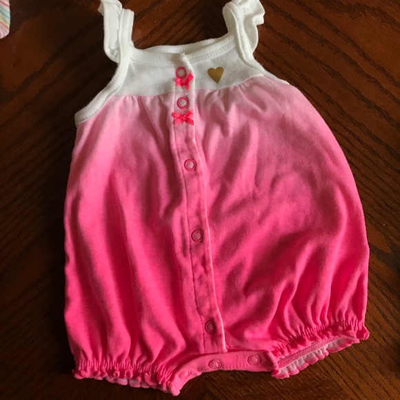 Two Newborn Carter's Rompers 💓 - Picture 2 of 3