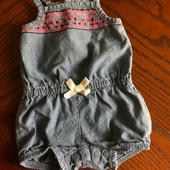 Two Newborn Carter's Rompers 💓 - Picture 3 of 3