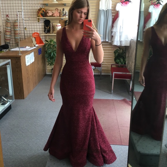 Size 0 Jovani Maroon Prom Dress - Picture 2 of 4